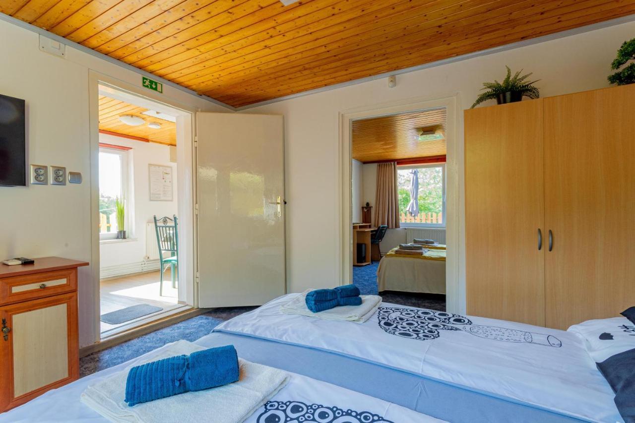 Panorama Apartmanhaz Естерґом Екстер'єр фото