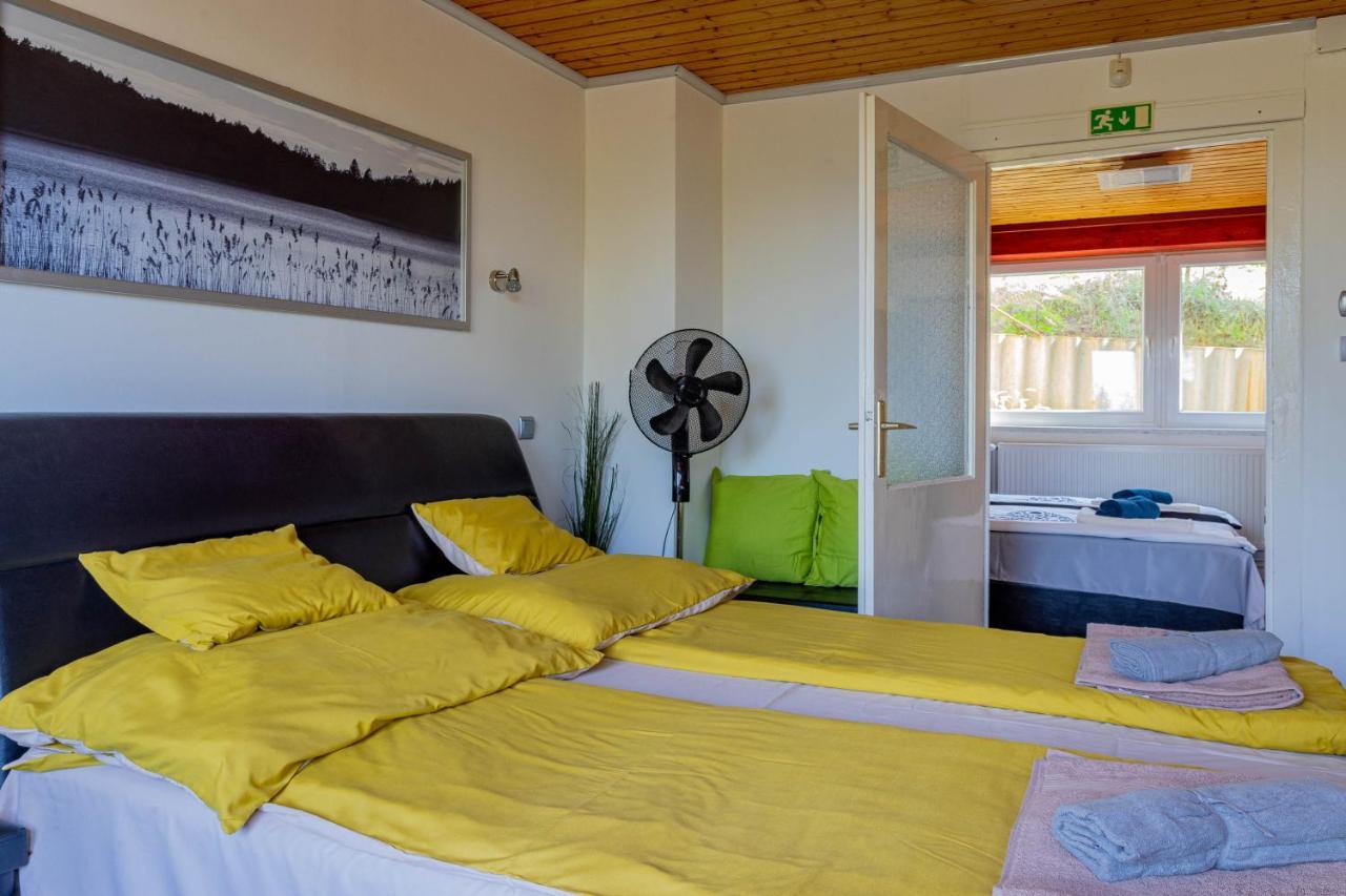 Panorama Apartmanhaz Естерґом Екстер'єр фото